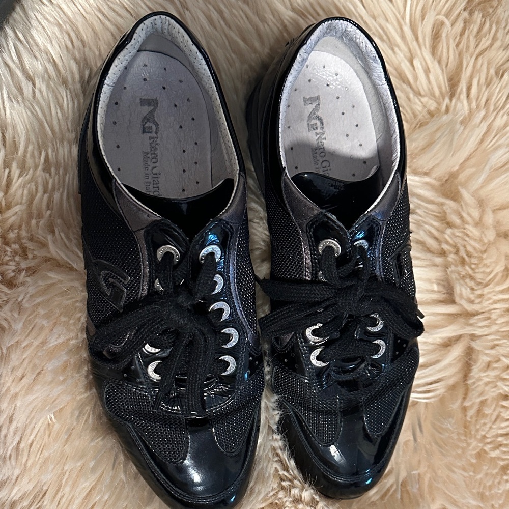 Women's Black Mesh Sneakers